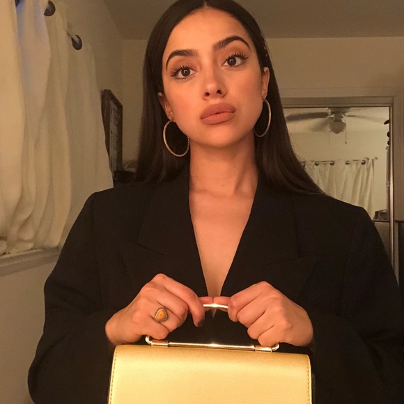 ⚡️Get To Know Me⚡️ - Picture 6 of 7